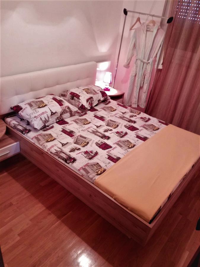 Apartment Tea Cetinje Bagian luar foto